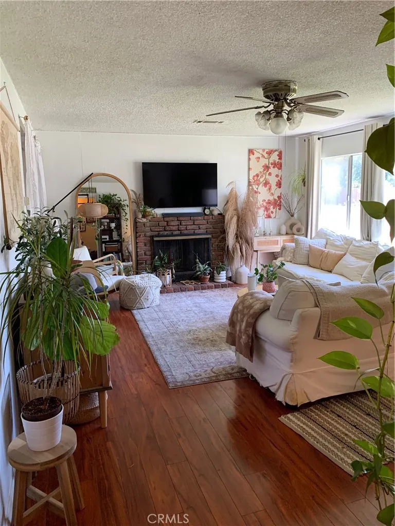 155 Florence Burbank, CA 91505