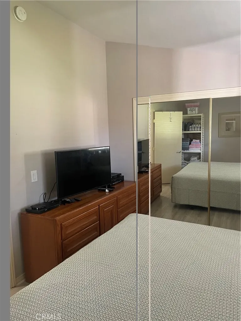 19114 AVE OF THE OAKS #B Newhall, CA 91321