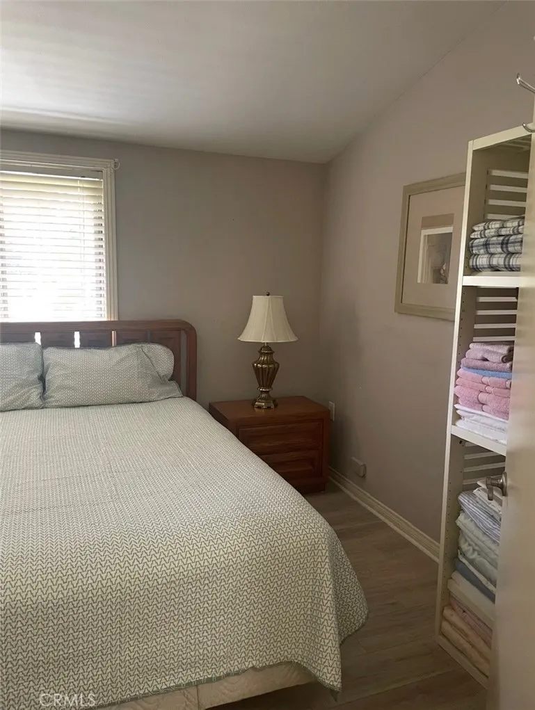 19114 AVE OF THE OAKS #B Newhall, CA 91321