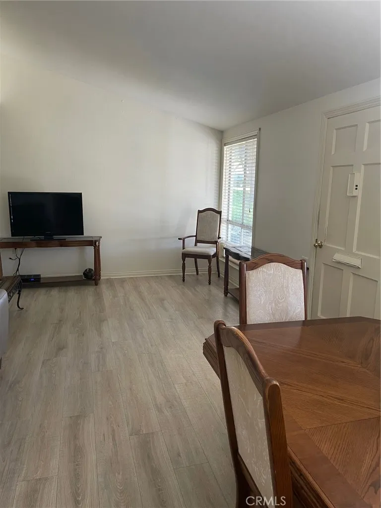19114 AVE OF THE OAKS #B Newhall, CA 91321