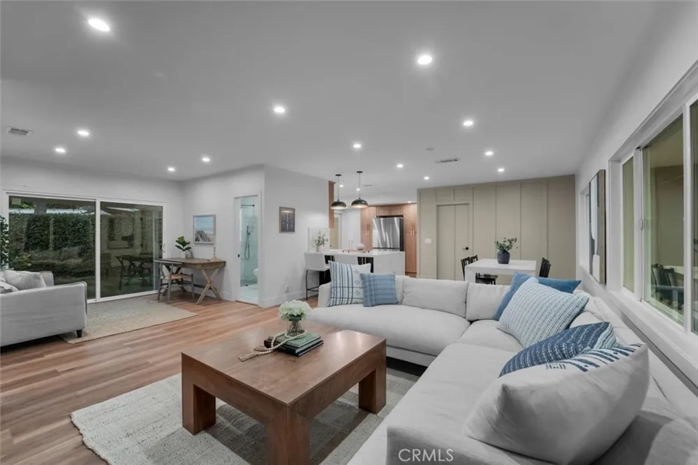 4126 Sebren Ave Lakewood, CA 90713