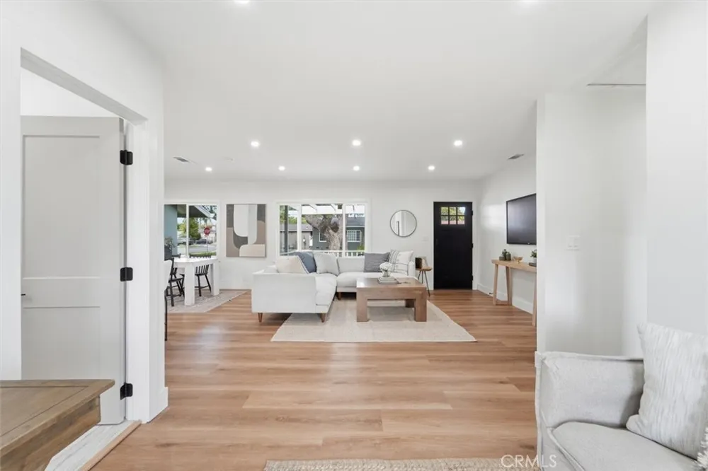 4126 Sebren Ave Lakewood, CA 90713