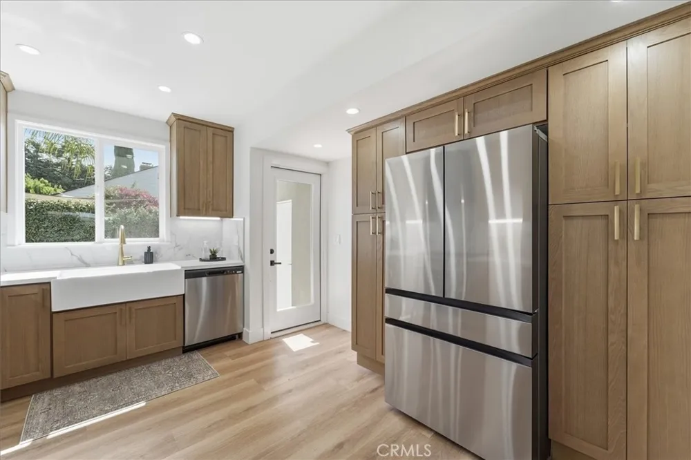 4126 Sebren Ave Lakewood, CA 90713