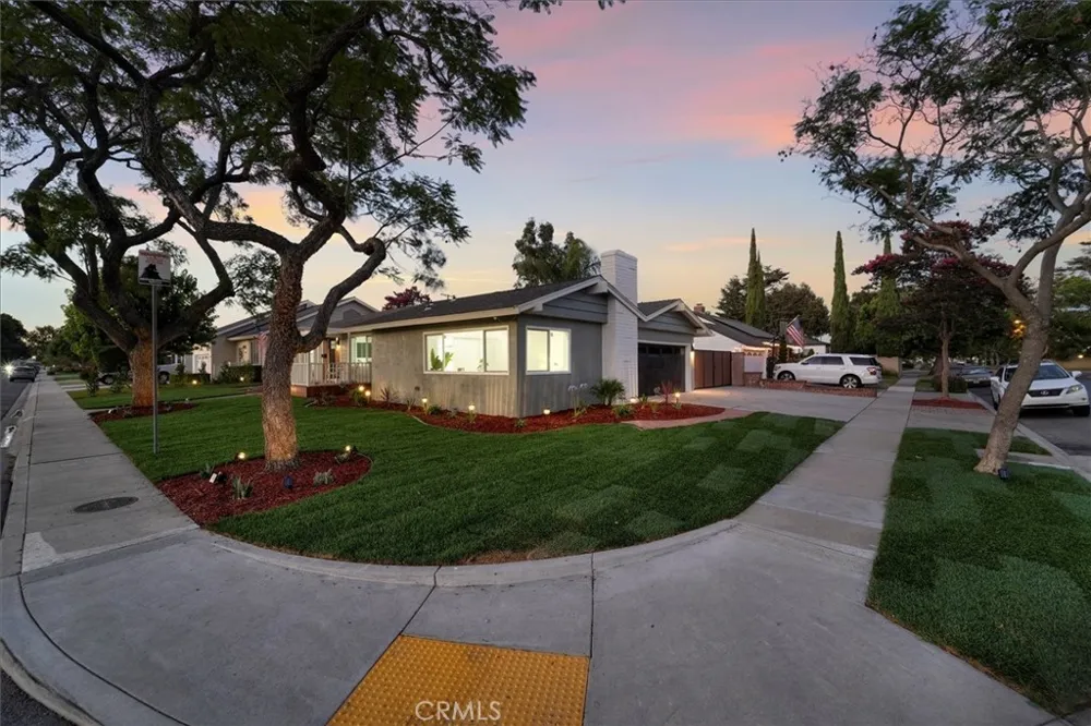 4126 Sebren Ave Lakewood, CA 90713
