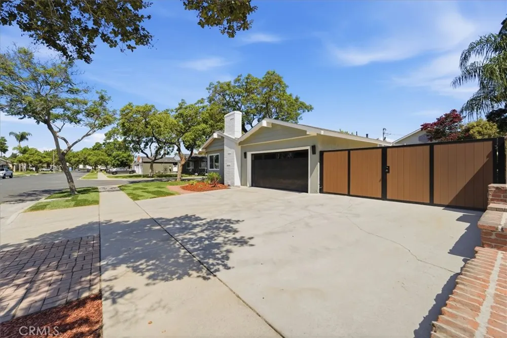 4126 Sebren Ave Lakewood, CA 90713