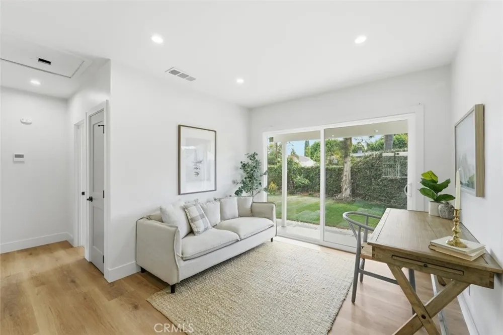 4126 Sebren Ave Lakewood, CA 90713