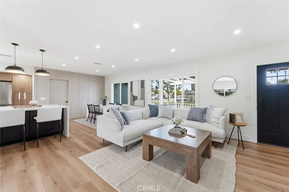 4126 Sebren Ave Lakewood, CA 90713