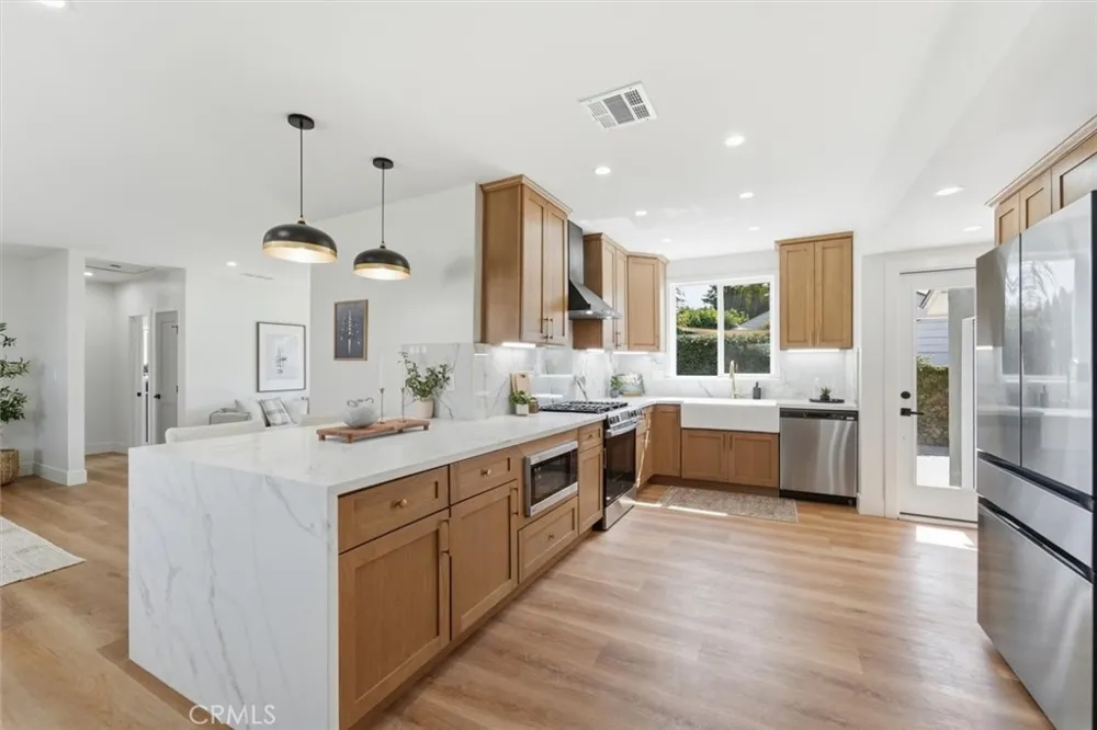 4126 Sebren Ave Lakewood, CA 90713
