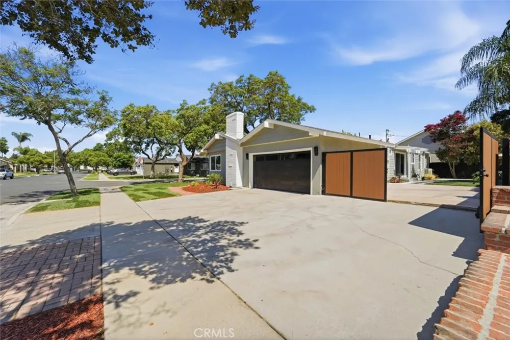 4126 Sebren Ave Lakewood, CA 90713