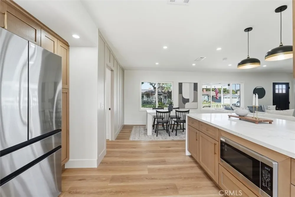 4126 Sebren Ave Lakewood, CA 90713