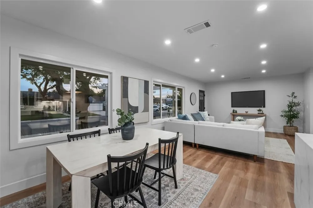 4126 Sebren Ave Lakewood, CA 90713