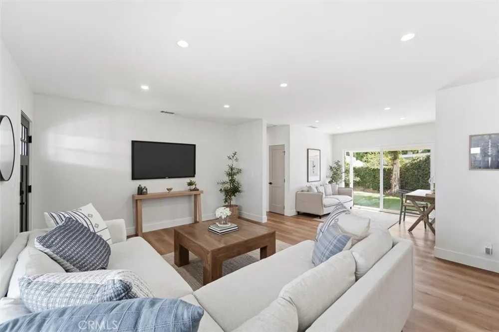 4126 Sebren Ave Lakewood, CA 90713