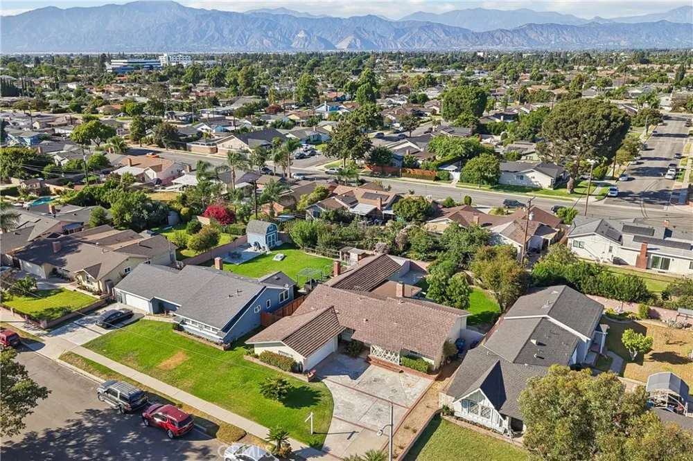 911 W Lucille Avenue West Covina, CA 91790