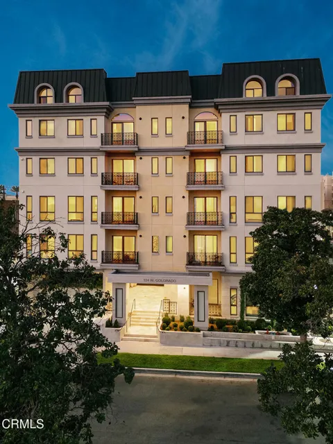 124 W Colorado Street #401