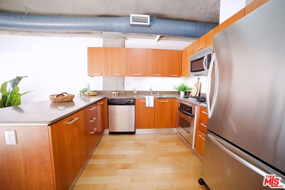 645 W 9th Street #237 Los Angeles, CA 90015