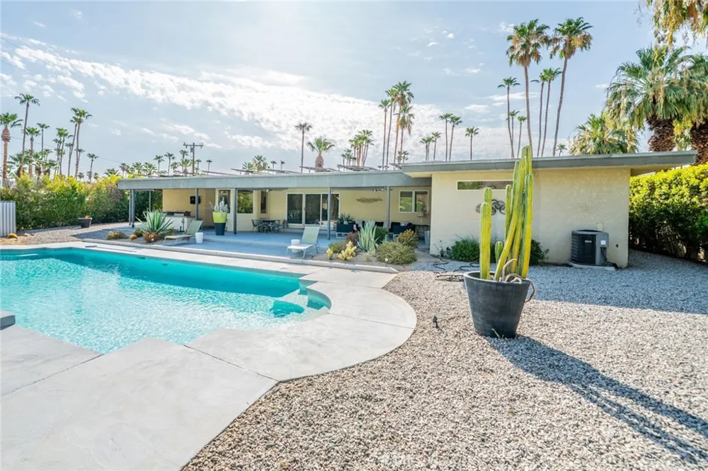1600 E Palm Tree Drive Palm Springs, CA 92264