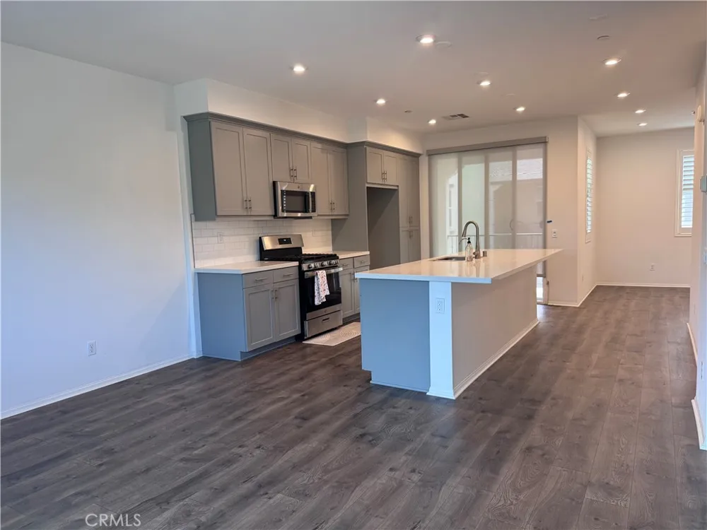 8141 Garden Park Chino, CA 91708