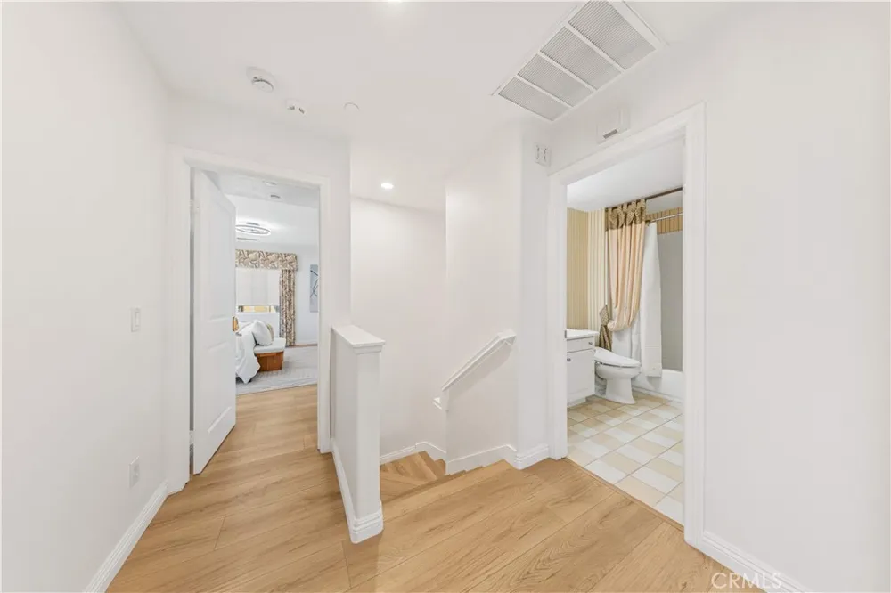 22 Arborside Irvine, CA 92603