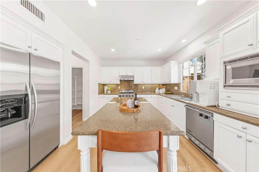 22 Arborside Irvine, CA 92603