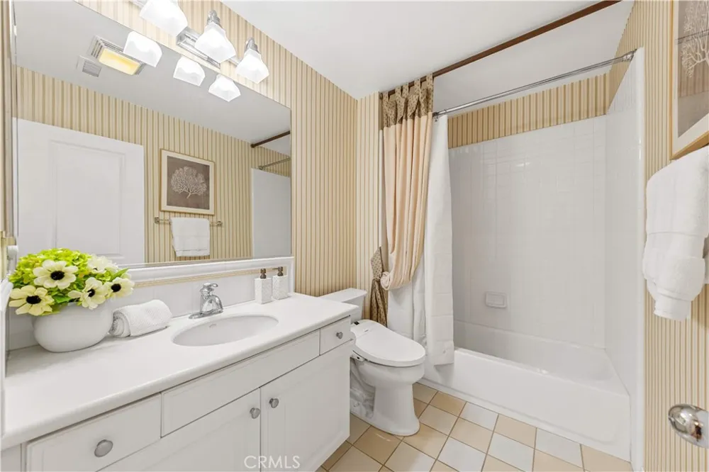 22 Arborside Irvine, CA 92603