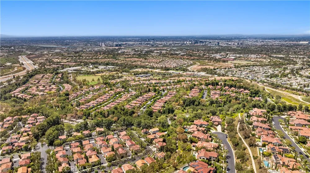22 Arborside Irvine, CA 92603
