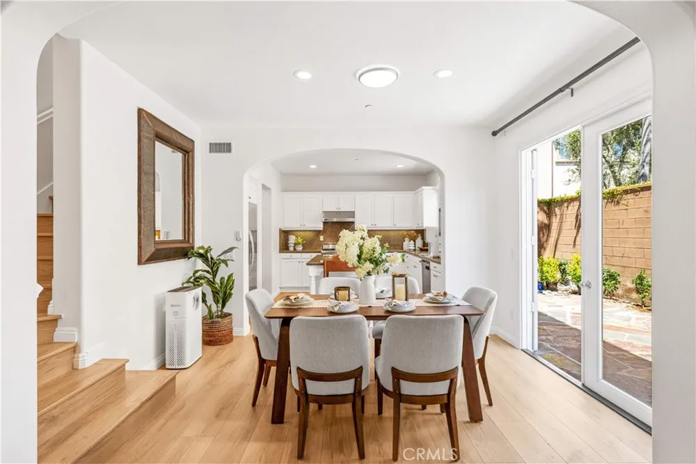 22 Arborside Irvine, CA 92603