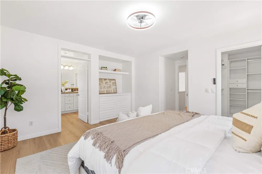22 Arborside Irvine, CA 92603