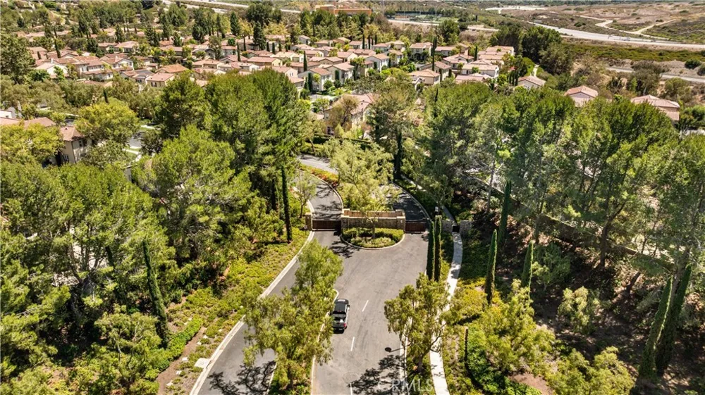 22 Arborside Irvine, CA 92603