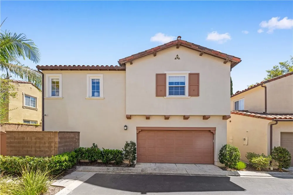 22 Arborside Irvine, CA 92603