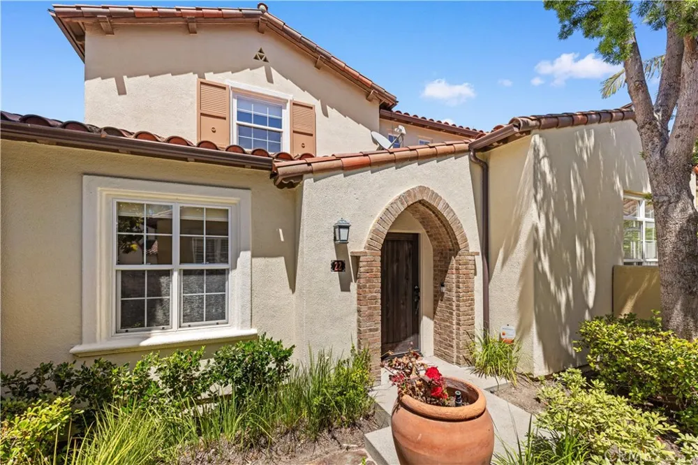 22 Arborside Irvine, CA 92603