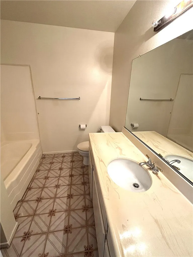 15000 Halldale Avenue #114 Gardena, CA 90247