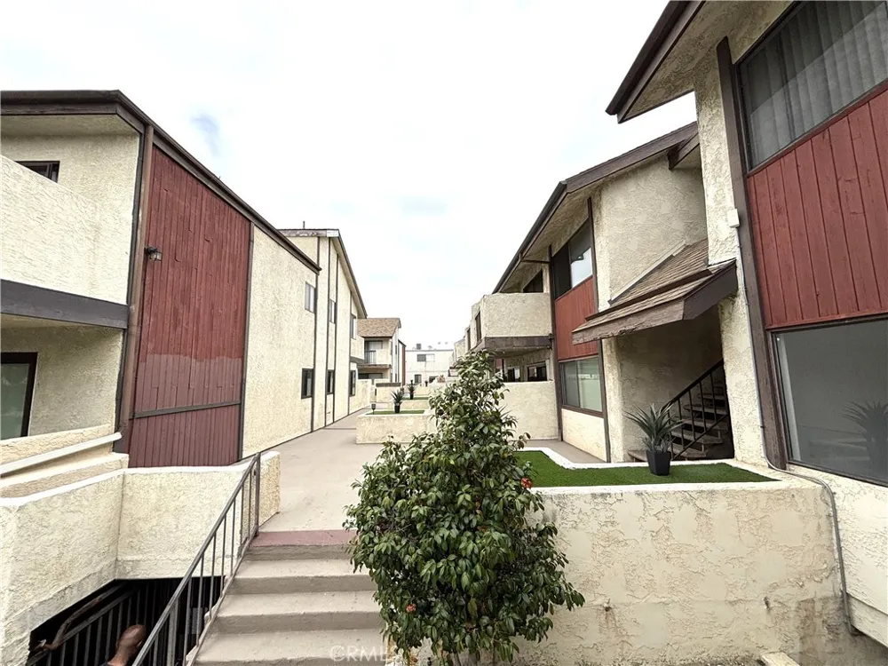 15000 Halldale Avenue #114 Gardena, CA 90247