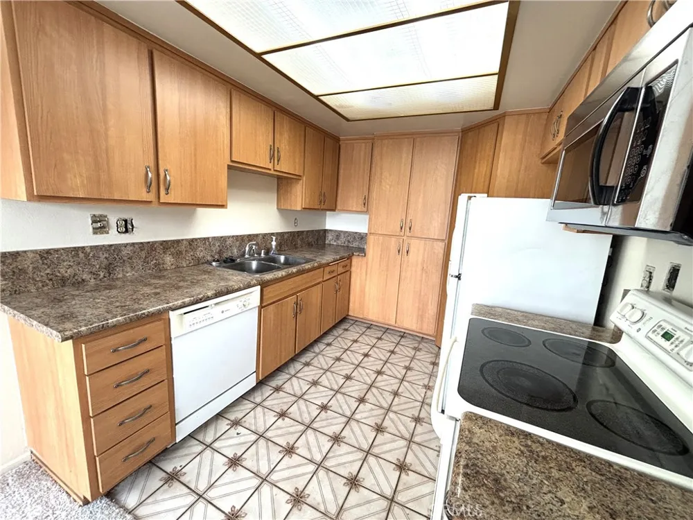 15000 Halldale Avenue #114 Gardena, CA 90247