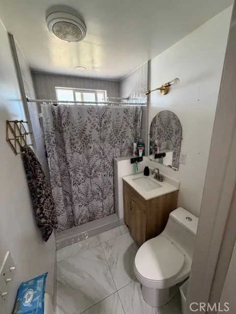 612 Townsley Bakersfield, CA 93304