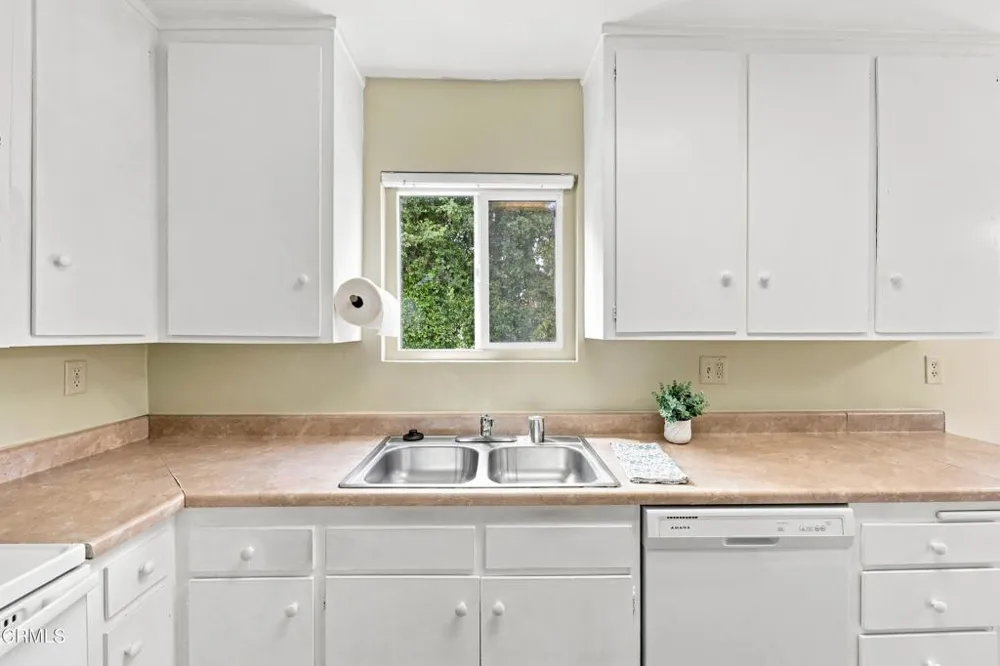 138 S Bryn Mawr Street #33 Ventura, CA 93003