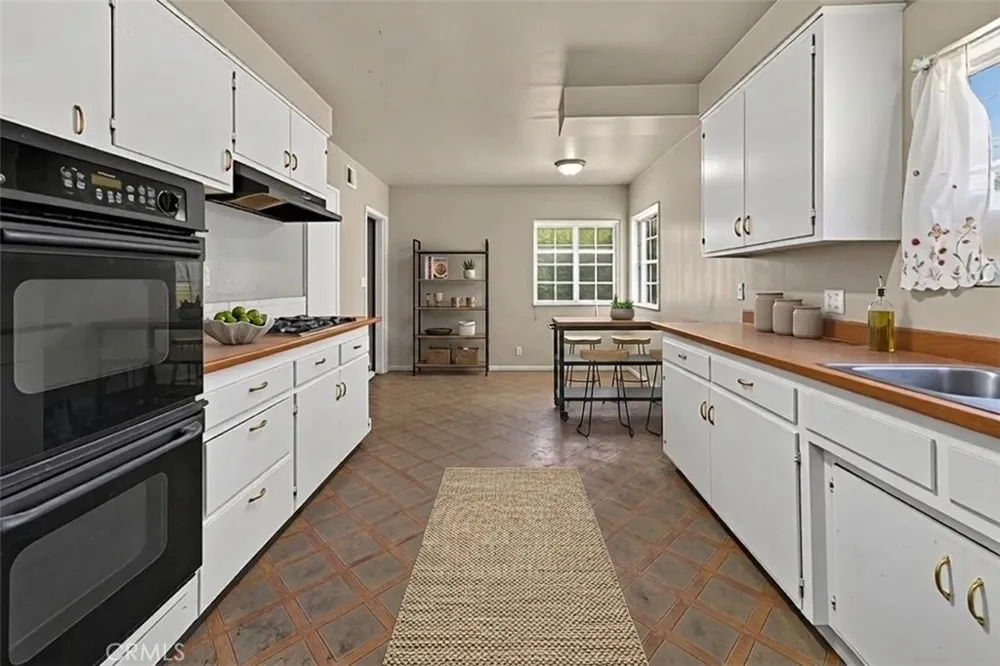 206 E Fig Monrovia, CA 91016