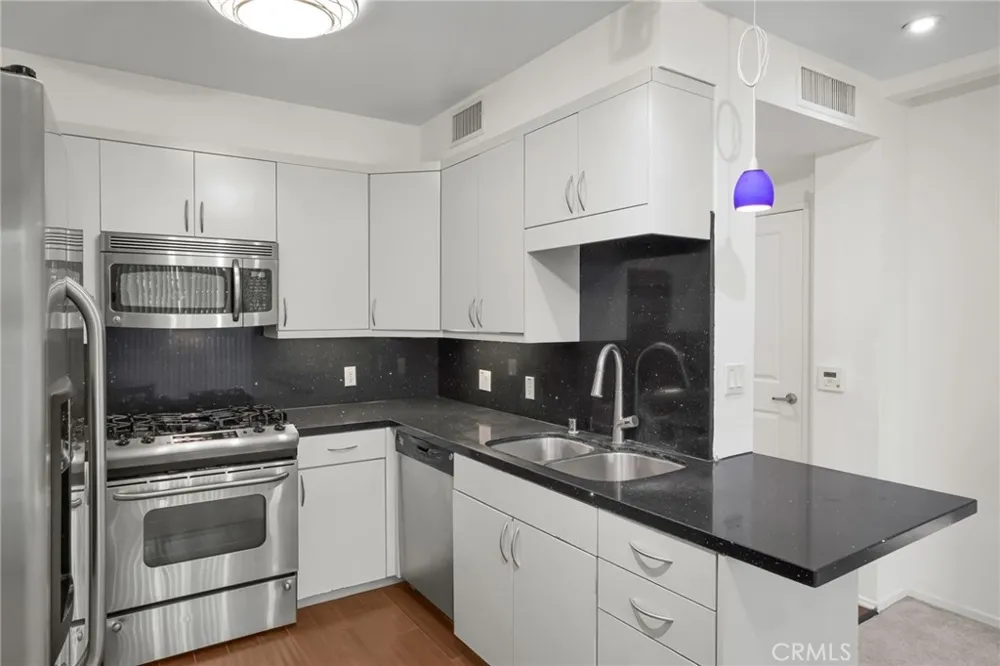 267 S San Pedro #217 Los Angeles, CA 90012