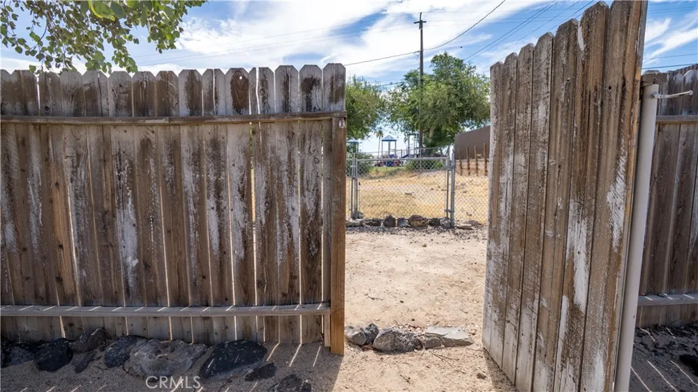 717 Belinda Barstow, CA 92311
