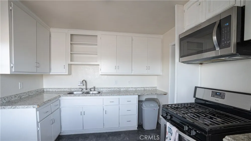 717 Belinda Barstow, CA 92311