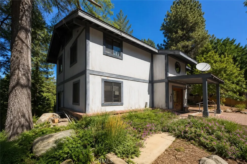 6364 Spruce Angelus Oaks, CA 92305