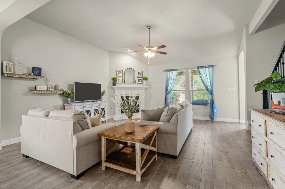 14856 Gladstone Drive Aledo, TX 76008