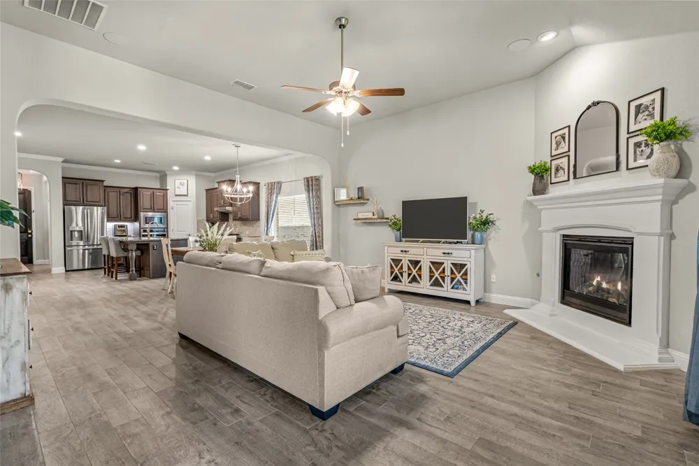 14856 Gladstone Drive Aledo, TX 76008