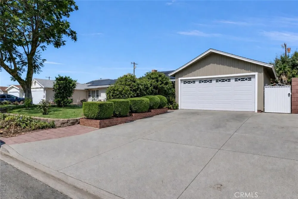 449 E Haltern Glendora, CA 91740