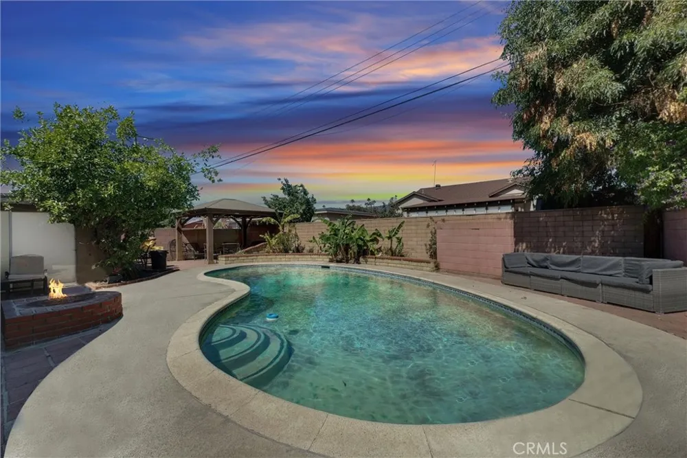 449 E Haltern Glendora, CA 91740