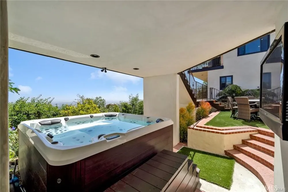 3 Mustang Road Rancho Palos Verdes, CA 90275
