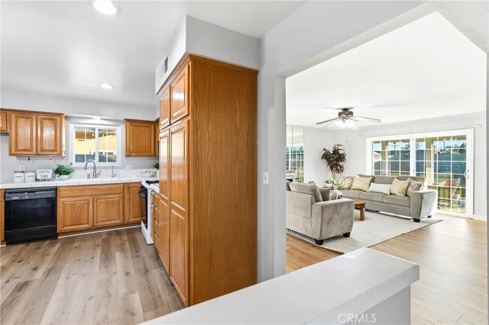 823 Delancey Ave San Dimas, CA 91773