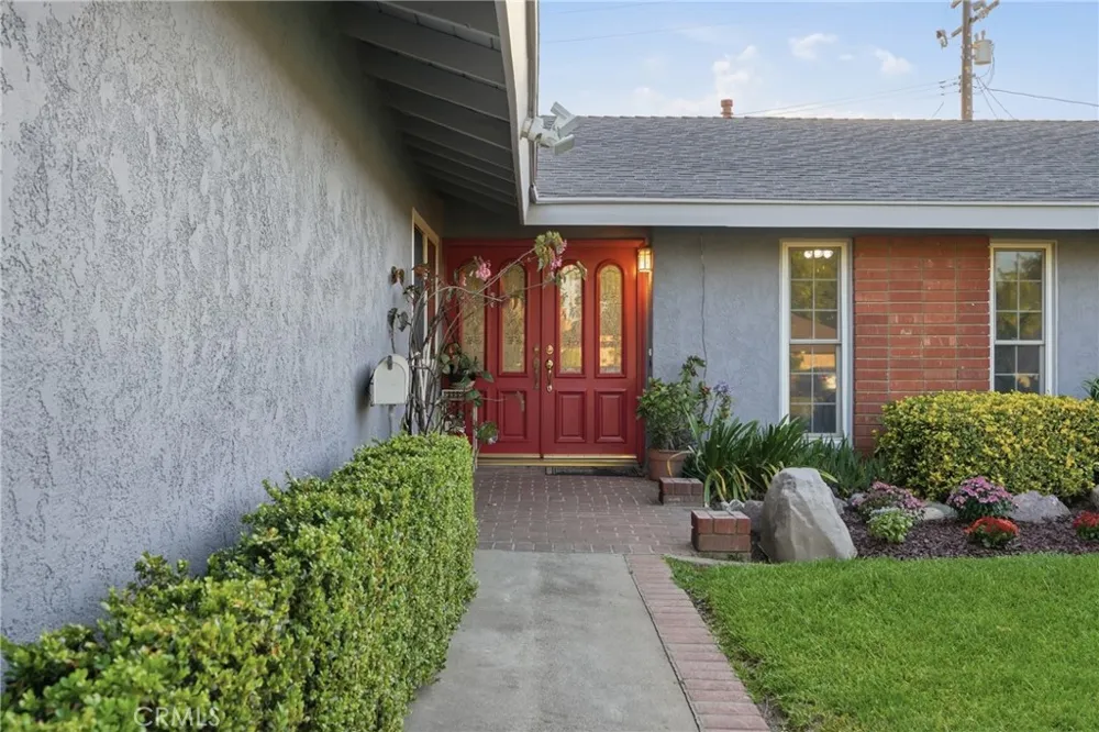 823 Delancey Ave San Dimas, CA 91773
