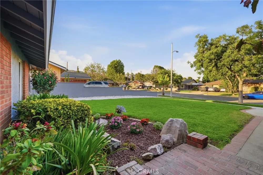 823 Delancey Ave San Dimas, CA 91773