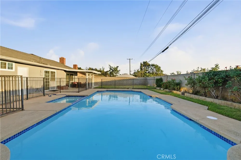823 Delancey Ave San Dimas, CA 91773