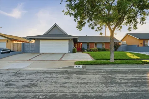 823 Delancey Ave